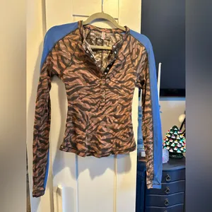 NWOT FREE PEOPLE Kick Off Printed Layer - Zebra Combo $68 MSRP thumbnail 6