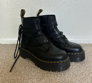 Dr. Martens thumbnail 1