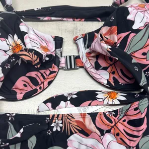 BOGO Cupshe Twilight Garden Underwire Bikini Top & High Cut Bottoms Set thumbnail 7