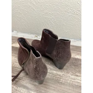 Vionic Anne Suede Ankle Boots Size 10 Brown Preppy Heeled Booties thumbnail 9