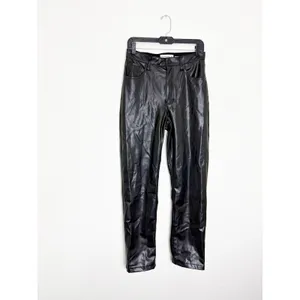 Abercrombie & Fitch High Rise 90s Straight Vegan Leather Pant Size 6/28 Black thumbnail 3