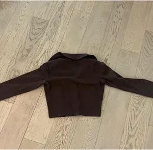 Lululemon shirt thumbnail 3