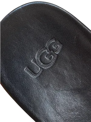 EUC UGG Leather Zanyne Criss Cross Sandals Black Size 9 thumbnail 2