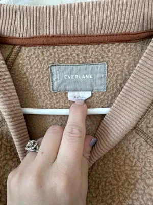 Everlane sweatshirt size large  thumbnail 2