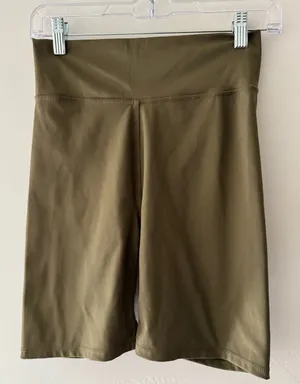 Madewell MWL High Rise 7" Olive Green Biker Shorts‎ thumbnail 1