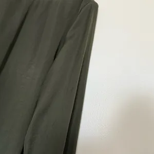 LOFT Olive Green Smocked Long Sleeve Blouse Size Large Flowy Fall Top thumbnail 9