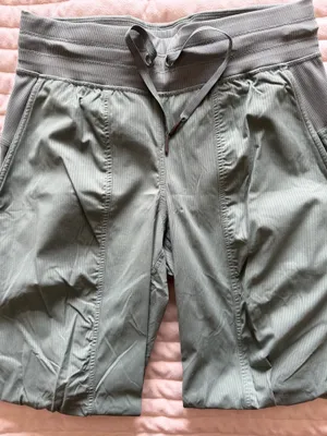 Lululemon Joggers  thumbnail 4
