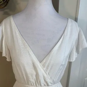 SAINTS & SECRETS White Ruffle Dress Waist Tie Open Tie Back Flutter Sleeve~M💚 thumbnail 5