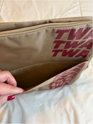 Vintage 1970s TWA Getaway Vacations Flight Bag Carry On Airline Retro M12 thumbnail 2