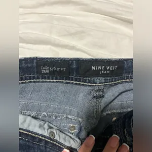 Nine West Blue Jeans. Date Night Fit. Size 6. thumbnail 3