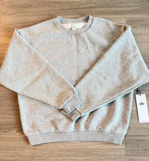 Alo Yoga heather grey sweatshirt Size M #yogawear #athleisure thumbnail 1