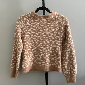 Abercrombie & Fitch Soft Collection Furry Eyelash Sweater Leopard Print Scoop XS thumbnail 3