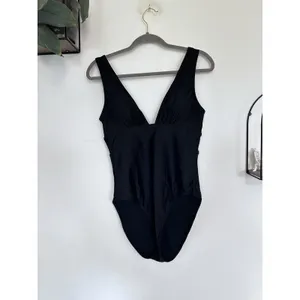 NWT Quince Black Italian Plunge One-Piece Swimsuit Size Large thumbnail 3