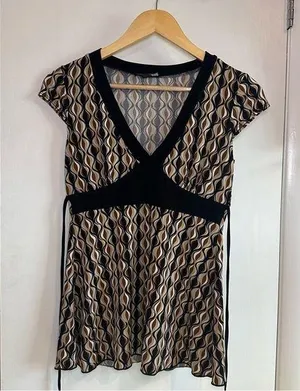 I.N. San Francisco Y2K Tie Back Top. Size: Small. Black Geometric print. thumbnail 1