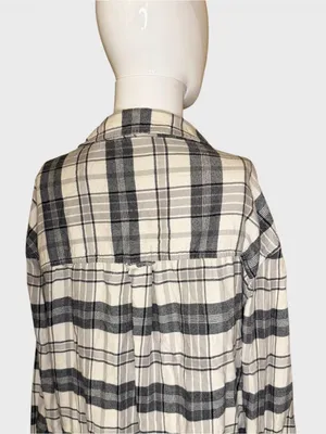 American Eagle Outfitters Black and White Plaid Button-Down Shirt thumbnail 5