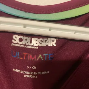 Scrub Star Women’s Size Small Wine Color Scrub Top NWOT thumbnail 2