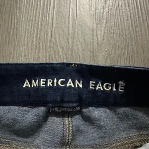 American Eagle Dark Wash Mid Rise Curvy Jegging Distressed Jeans Size‎ 4 Short thumbnail 7
