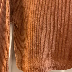 Ardene Cropped Ribbed Turtle Neck Sweater, Burnt Orange, Size M, NWOT thumbnail 4