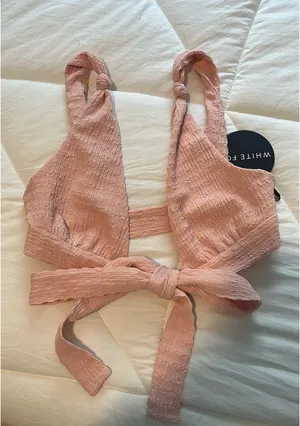 White Fox Boutique Pink Bow Top Falling Into You Tie Front Crop XS thumbnail 2