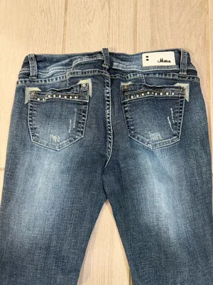 Mid-Rise Embellished Pocket Flare Jeans in Medium Blue thumbnail 7