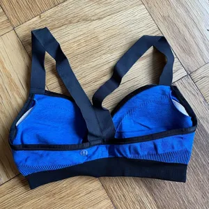 Lululemon Hold Your Om Bra, Heathered Harbor Blue, Size 4, EUC thumbnail 2
