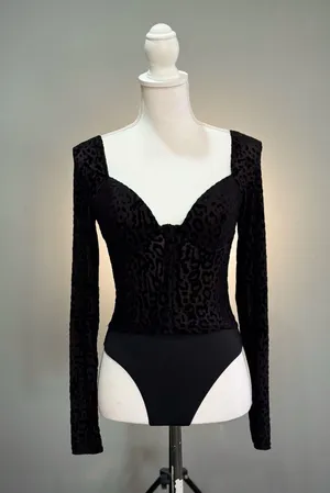 Black Lulu's Leopard Print Velour L/S Bodysuit Size S EUC thumbnail 1