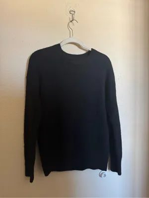 Aritzia The Group by Babaton Thurlow Sweater Sz XS Oversized Soft Crewneck Black thumbnail 2