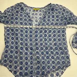 Roller Rabbit Blue White Floral Geometric Pattern 100%‎ Cotton Top Small *FLAW thumbnail 8