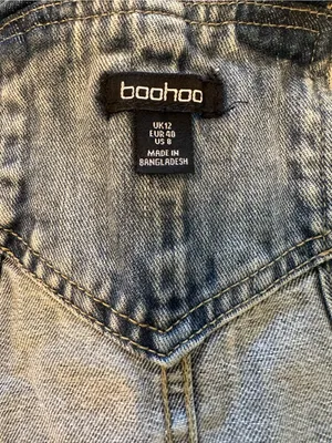 boohoo Washed Blue Denim Overall Pinafore Dress thumbnail 4