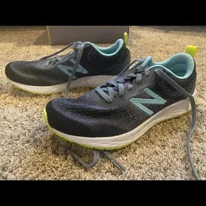New balance sneakers thumbnail 2