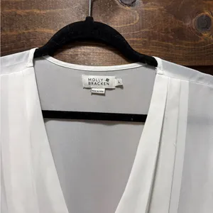 Molly Bracken Cream V-Neck Blouse thumbnail 2