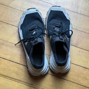 On Running Cloudaway All-Black Women's US 8.5 Performance Sneakers thumbnail 3