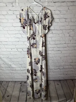 Sugar lips Floral Cold-Shoulder Maxi Dress in Cream and Gray thumbnail 11