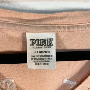 Victoria's Secret PINK V-Neck Pocket T-Shirt Peach Tropical Sequin‎ Back Large thumbnail 5