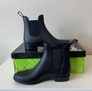 Sam Edelman Tinsley Rubber Chelsea Boots in Black Matte Size 6 thumbnail 5