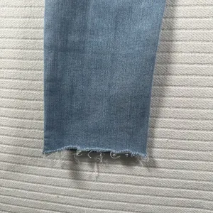 Women’s Levi’s 711 Skinny Ankle Jeans Distressed Light Wash Raw Hem Size 30x27 thumbnail 8