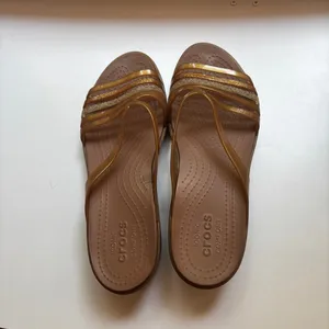 Crocs Isabella Mini Wedge Sandals Size‎ 10 Bronze Strappy Gold Brown Wedges Rare thumbnail 5