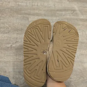 Ugg Gold Metallic Slippers Size 38 thumbnail 8
