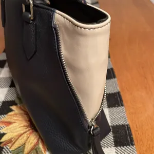 Nine West The Natala Tote features a top zip closure, interior pockets, and shoulder strap thumbnail 6