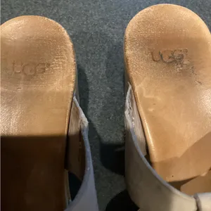 Women’s UGG wedges size 8 thumbnail 2