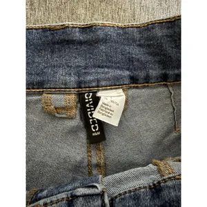 H&M Divided Women's Stretch Blue Jean Y2K Style Low Rise Micro Mini Shorts Sz 6 thumbnail 2