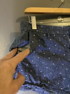 Old Navy Shorts Womens 6 Blue Polka Dot Chambray Cuffed Chino Casual Summer thumbnail 2