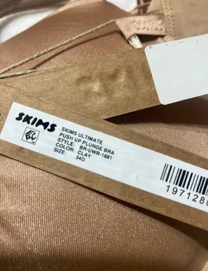 SKIMS Ultimate Plunge Push Up Bra 34D thumbnail 5