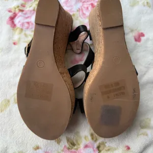 ✨3/$30✨KAYLEEN Black Cork Wedge Sandals, Black Straps Size 6 thumbnail 3