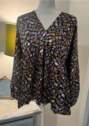 Entro Flowy Geometric Print Blouse Size Large thumbnail 1