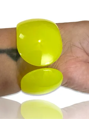Unique Vintage Neon Yellow Round Resin Cuff Bracelet thumbnail 3