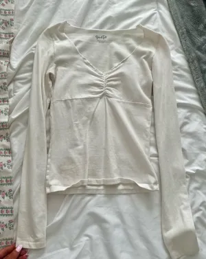 Brandy Melville Top White thumbnail 1