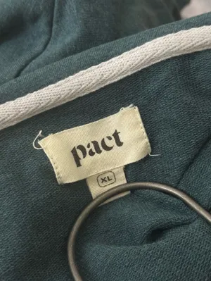 Pact Perfectly Lightweight Quarter Zip in Grape Leaf/Wild Orchid thumbnail 4