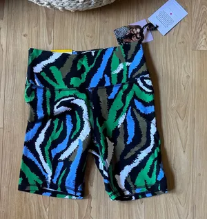 Diane Von Furstenberg Multicolor Zebra Print Shorts thumbnail 1