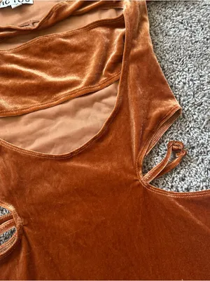 Tic Toc Off-Shoulder Cutout Velvet Mini Dress in Rust thumbnail 5